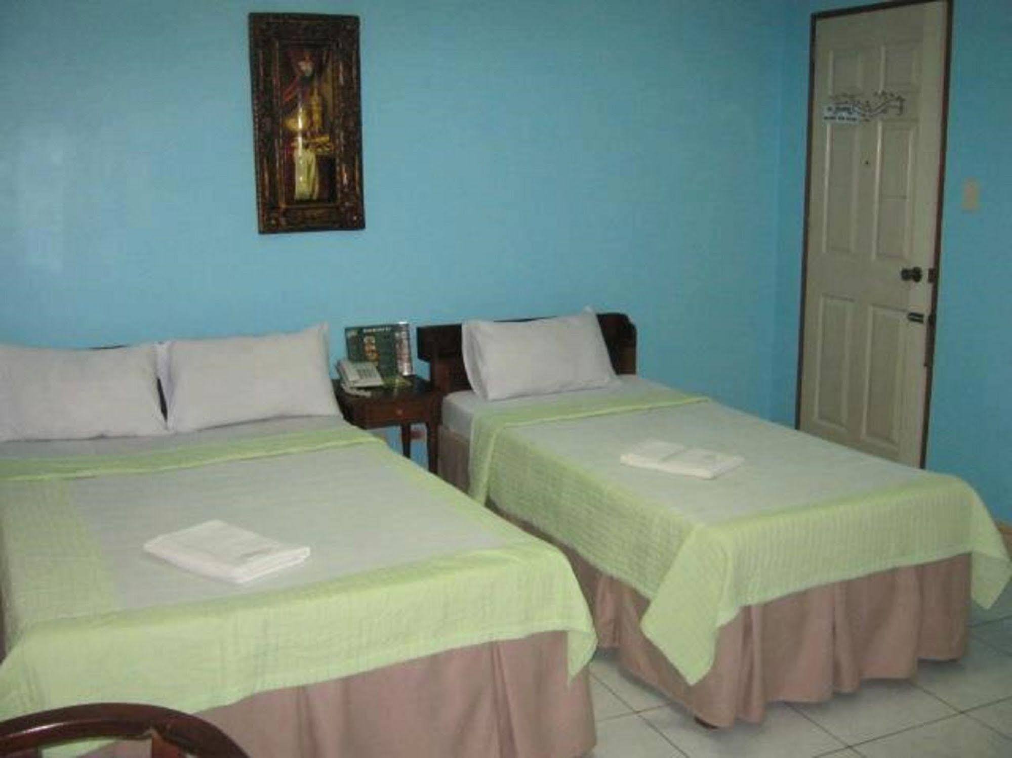 Liberty Park Pension Puerto Princesa Buitenkant foto