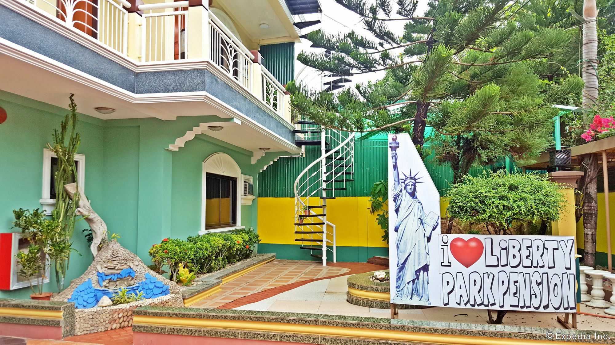 Liberty Park Pension Puerto Princesa Buitenkant foto
